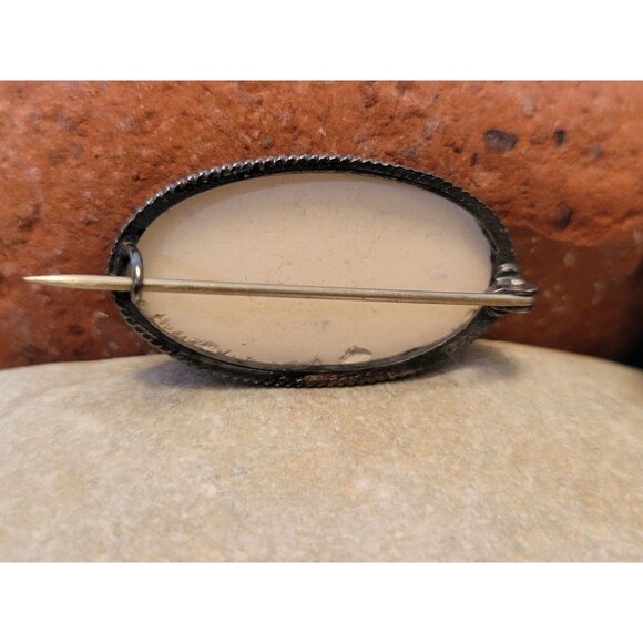 Vintage Dutch Windmill Delftware Blue & White Brooch Pin C Clasp 1 3/8" - Picture 3 of 6